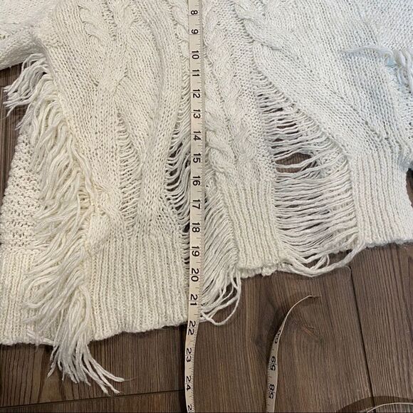 BP White Distressed Sweater Medium - Picture 9 of 9